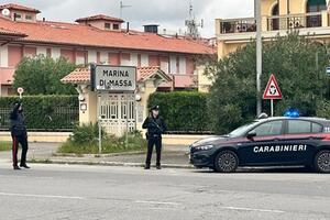 Arrestato a Marina di  Massa, dai carabinieri, autore di furti seriali nei negozi