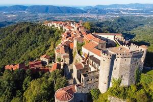 Toscana 6 ottobre: torna la Caccia ai Tesori Arancioni del Touring Club Italiano