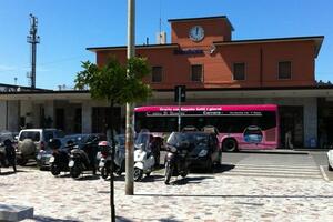 Approvata la proposta dei Civici Apuani per l&#039; intitolazione della rotonda di Viale della Stazione a Massa  alla pace e alle città gemellate