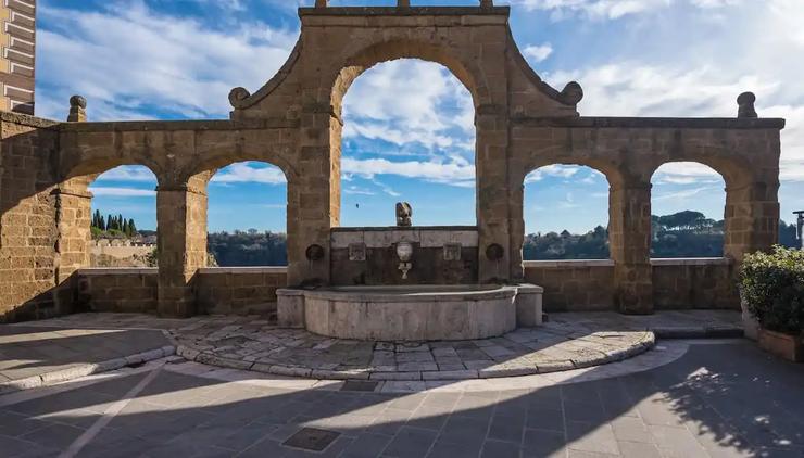 Centro-storico-Pitigliano (Depositphotos) - lagazzettadimassaecarrara.it