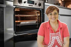 Puliza-forno-con-metodo-Benedetta-Rossi-Depositphotos-lagazzettadimassaecarrara.it