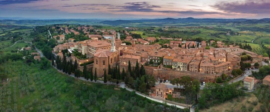 Borgo vicino Siena (Fonte web) - Lagazzettadimassaecarrara.it