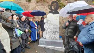 Statua di Che Guevara a Carrara - Lagazzettadimassaecarrara.it